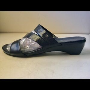Andrew Geller Navy Leather 3-straps Sandal 2” Heel